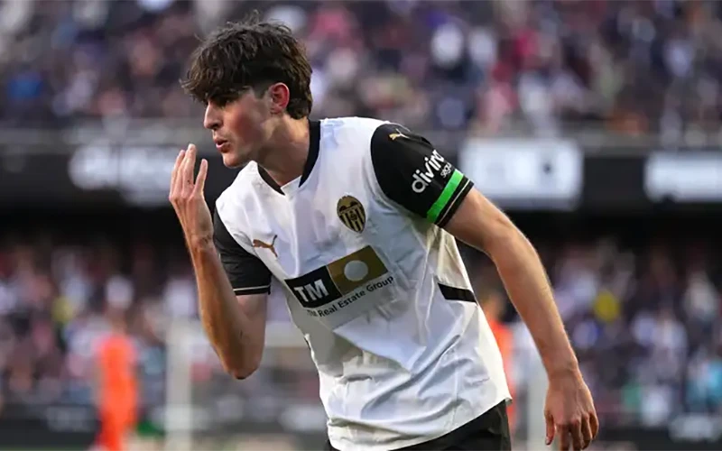 AC Milan: Modric và Xhaka gia nhập? Theo đuổi Javi Guerra?